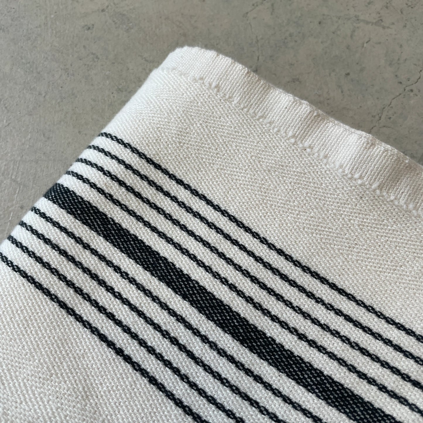 The Loomia | Zebrine 100% Turkish Cotton Hand Towel